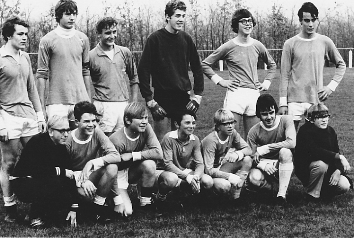 vv Wijhe B1 23-11-1969 Kampioen van Overijssel.jpg